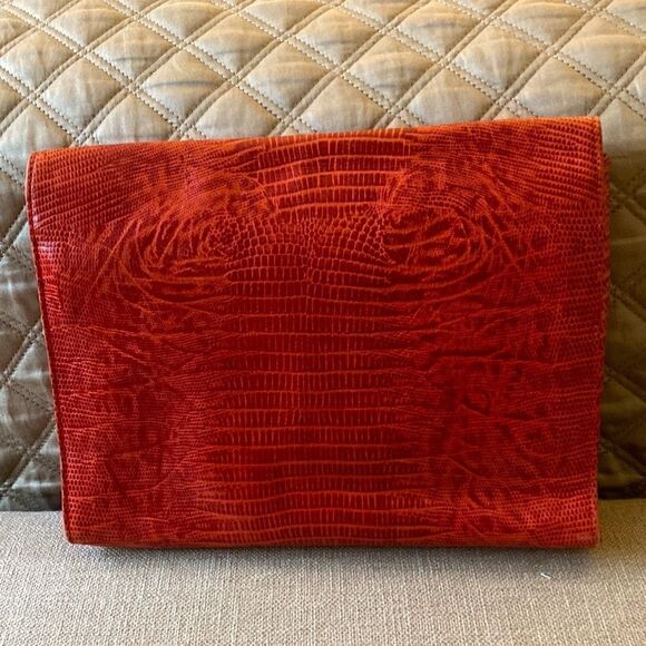 Donna Karan New York Vintage Cosmetic Bag with Terry Cloth Lining Red Leather. - Picture 2 of 9
